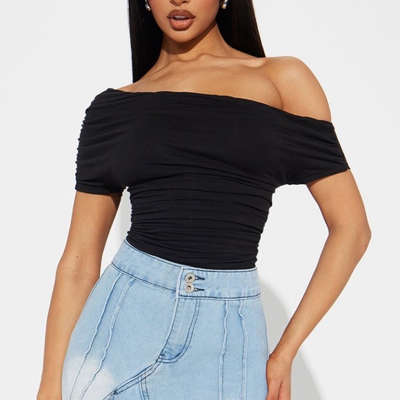 New off the shoulder bodysuit - Picture 3 of 4